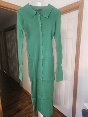 Micas Green Ribbed Button-Front Midi Dress